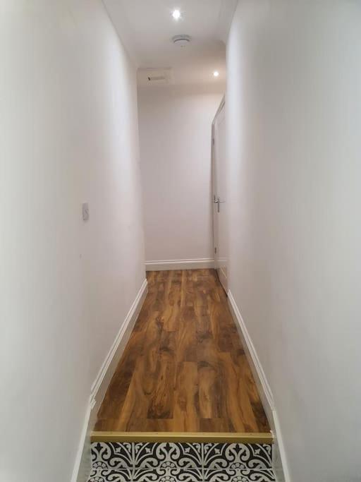 Beautiful Room In Lovely Flat Лондон Екстер'єр фото