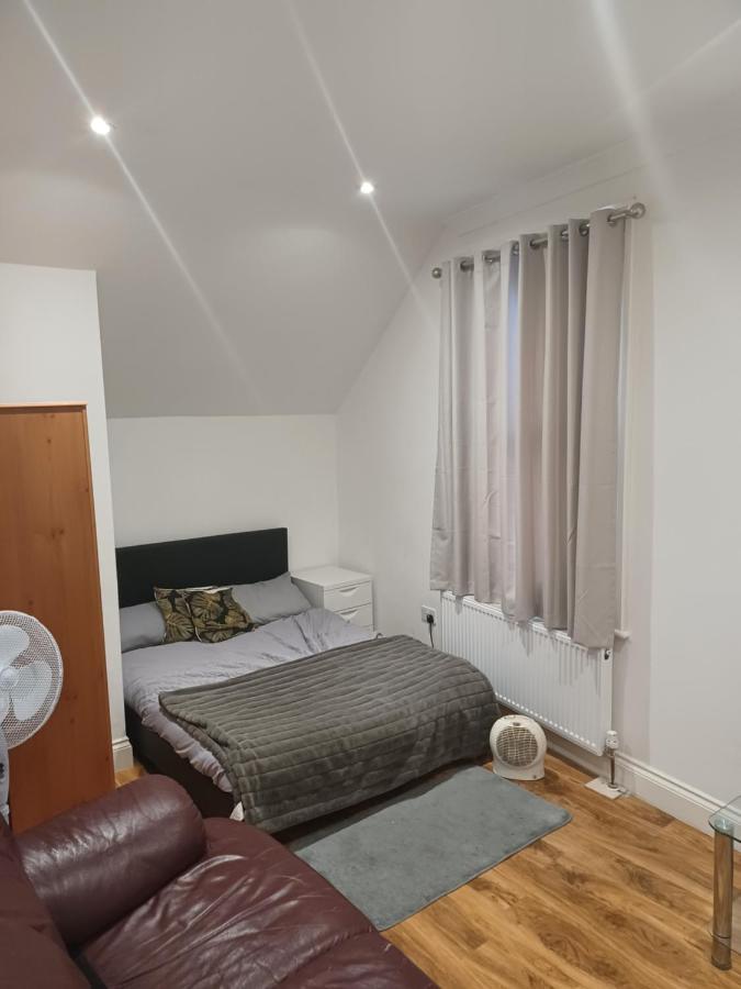 Beautiful Room In Lovely Flat Лондон Екстер'єр фото